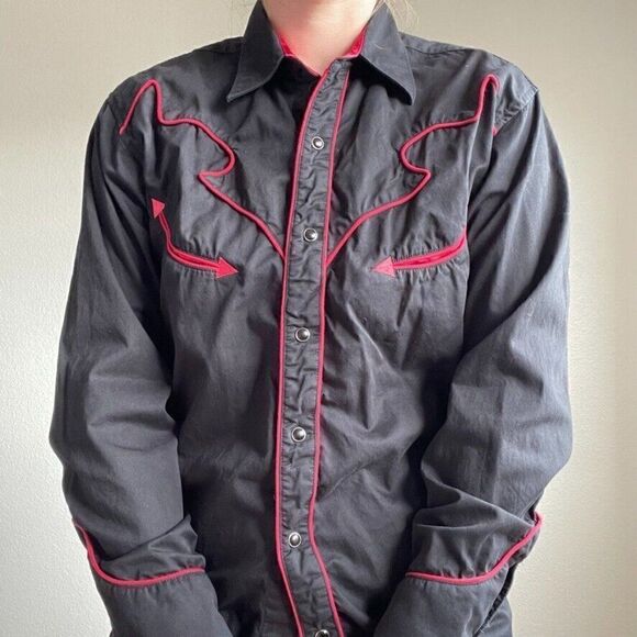 Vintage Wrangler Black Red Western Rodeo Cowgirl Pearl Snap Button Down Sz S - Picture 4 of 9
